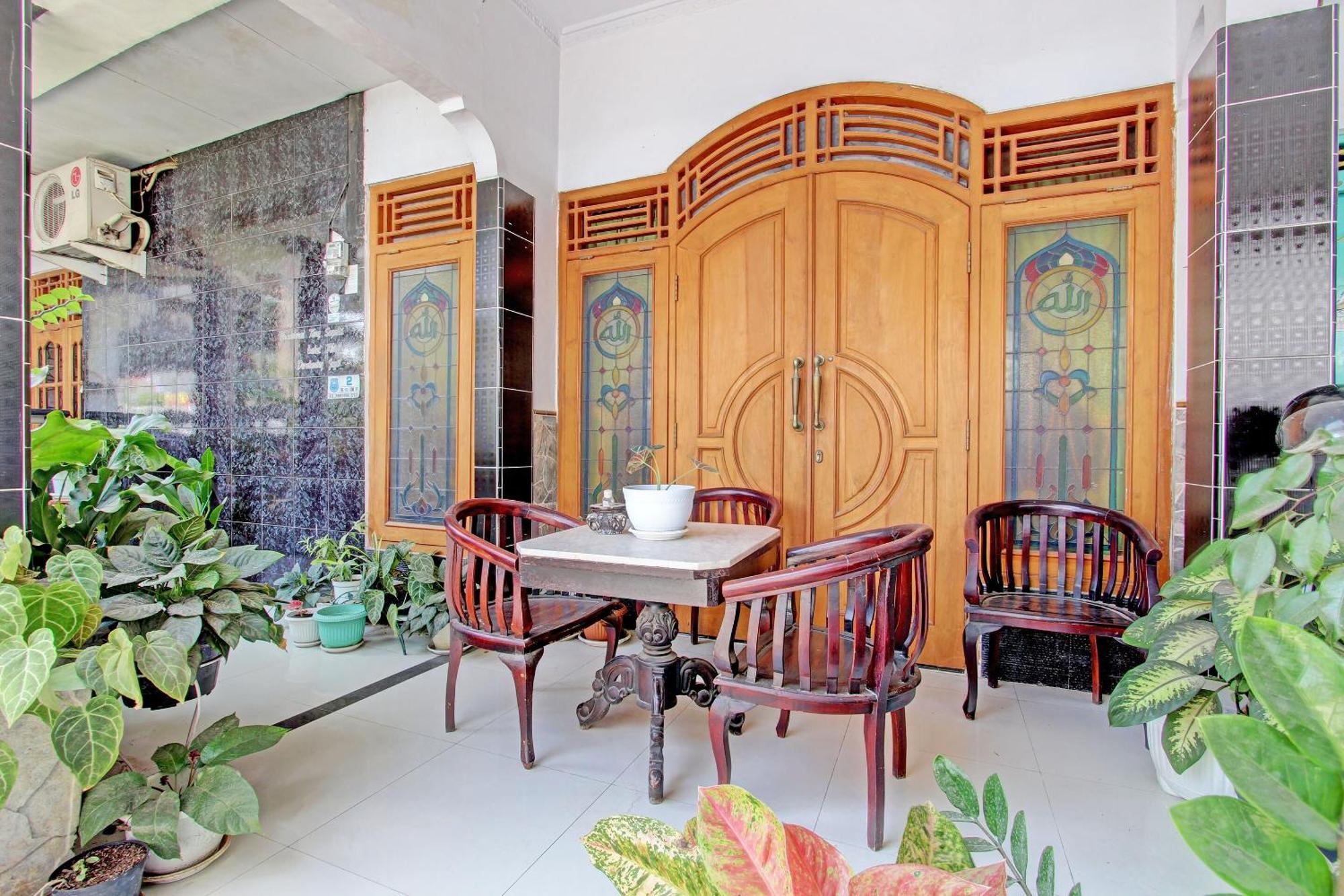Capital O 92929 Hotel New Tirta Kencana Syariah Tegal  Exterior foto